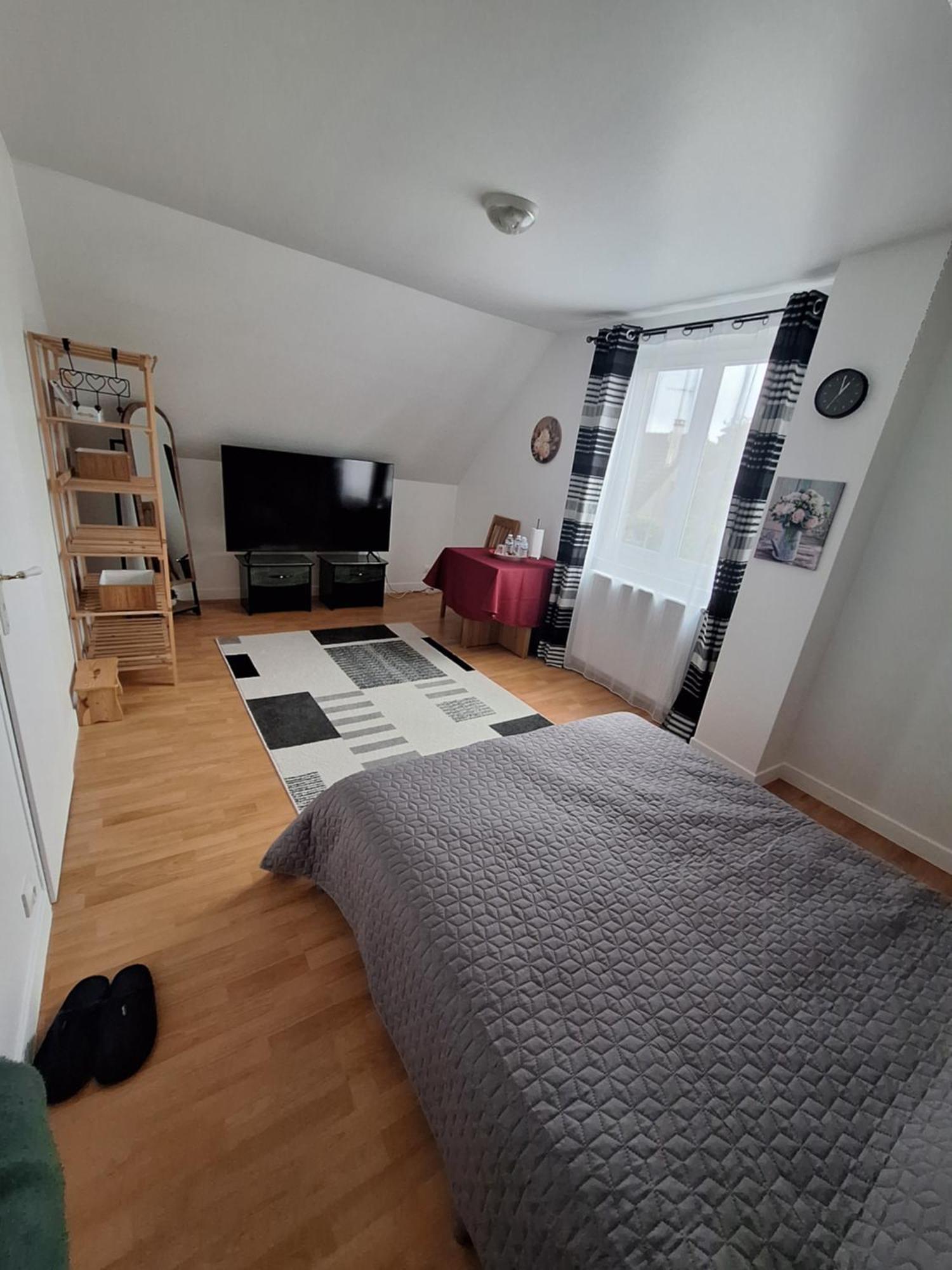 Chambres Et Table D'Hotes - Chez Paul Et Emilia Villers Cotterets Bagian luar foto